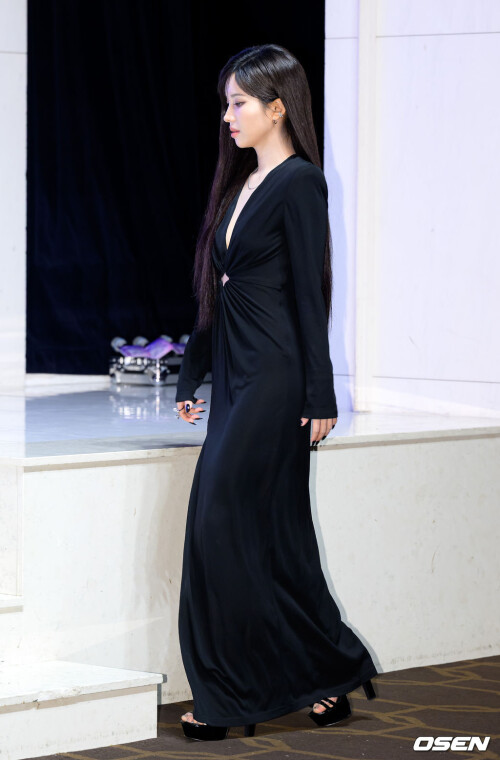 251015 i dle Soyeon at Hip Pop Princess Press Conference documents 64ab3a7246c9af618