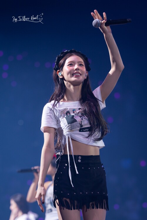 251018 Miyeon at i dle 1st Japan Tour in Kobe D1 documents 1825d57300dafb03b