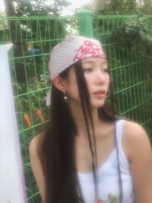 251019 KAZUHA Instagram Update documents 42c7a554e2cfe89cc