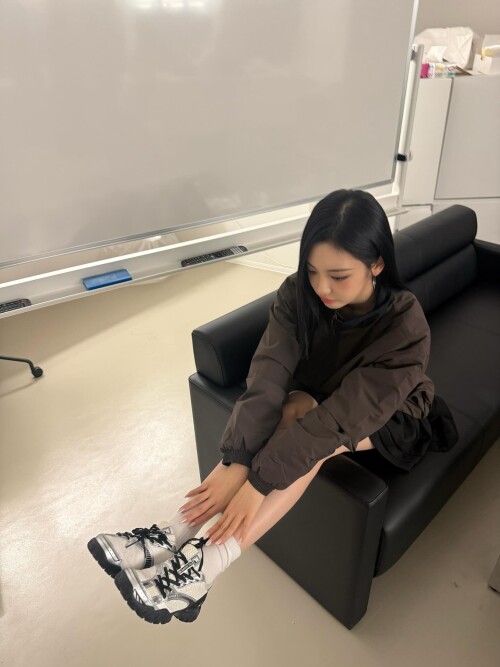 251019 NINGNING Instagram Update documents 56e793ab8d04011ec