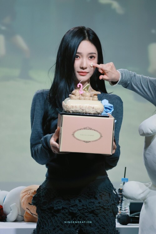 251022 aespa NingNing at Fansign event documents 262d7cb1b577c1572