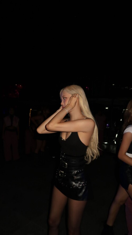 251023 ROSE Instagram Story Update documents 3f2a1a1de96b74d98