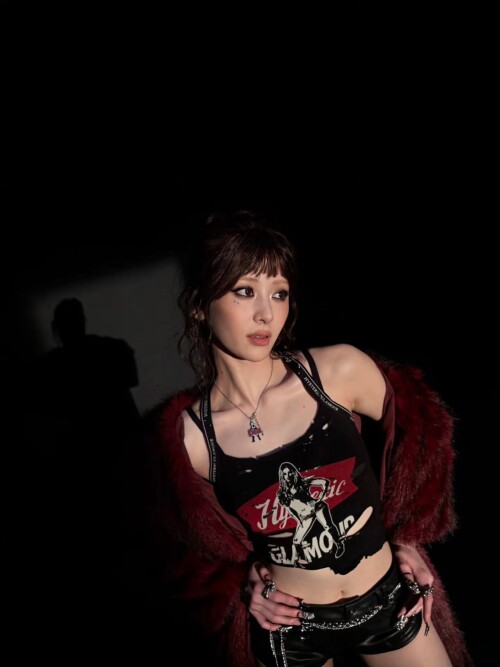 251025-HUH-YUNJIN-Instagram-Update-documents-3b07637e147d8b903.jpeg