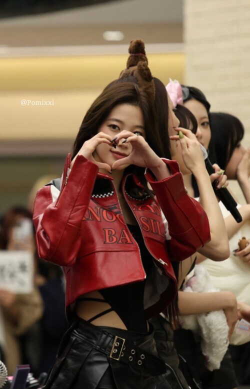 251026 KAZUHA at Fansign Event documents 1f5373af7f9053589