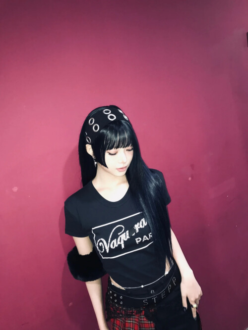 251027 EUNCHAE Instagram Update documents 8b3aef4a4b5508979