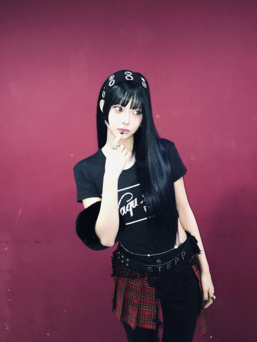 251027 EUNCHAE Instagram Update documents 9ded74f04daa4fb8d