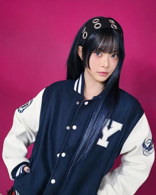 251028 LE SSERAFIM Twitter Update with EUNCHAE documents 19cc6198e0b4baa57