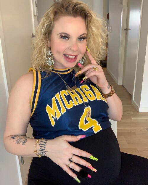 2515038811431192485 571927376967f981e9ae404952