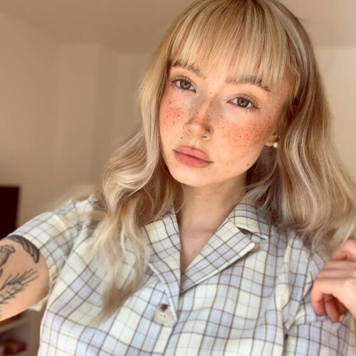 2556815723069585947 2556815717944112372