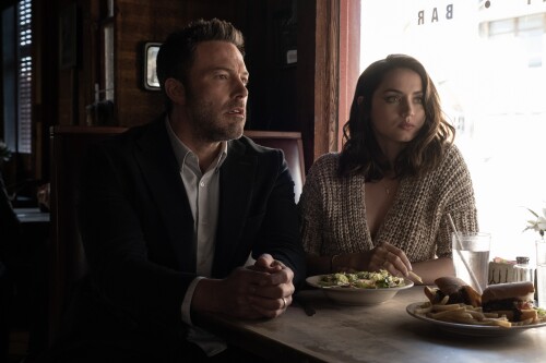 Ben Affleck as Vic Van Alden and Ana de Armas as Melinda Van Alden in 20th Century Studios' DEEP WATER, exclusively on Hulu. Photo by Claire Folger.  2022 20th Century Studios. All Rights Reserved.