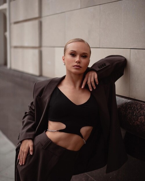 26AB9EE8 E454 402E B651 1A053582E35Ed4a5d921edbc286b