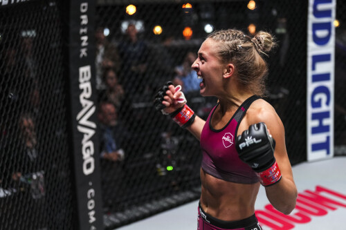 27477177 1118full dakota ditcheva9af002bc56ff952c