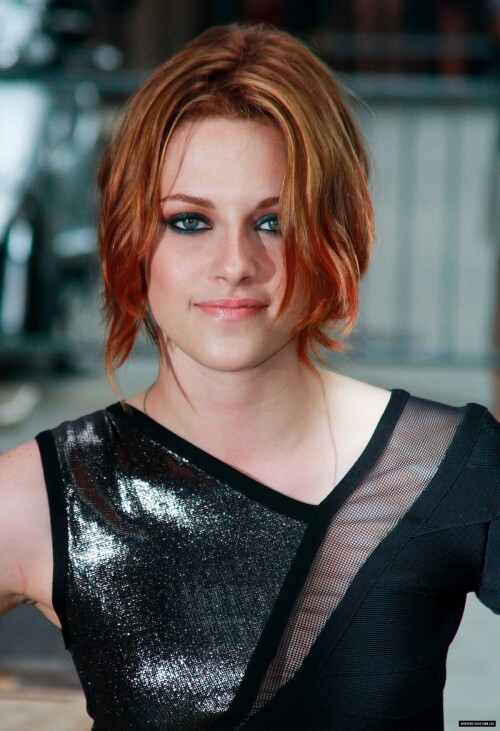 Kristin Stewart visits "Late Show With David Letterman"at the Ed Sullivan Theater on June 28, 2010 in New York City.