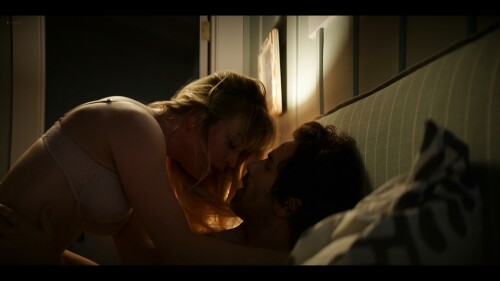 279285900 the flight attendant 1 1 4