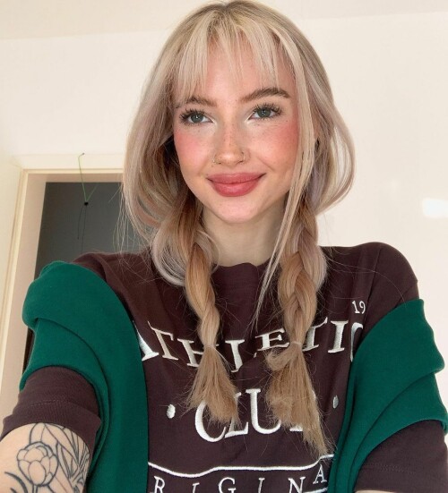 2803087646672480418 2803087643140742541