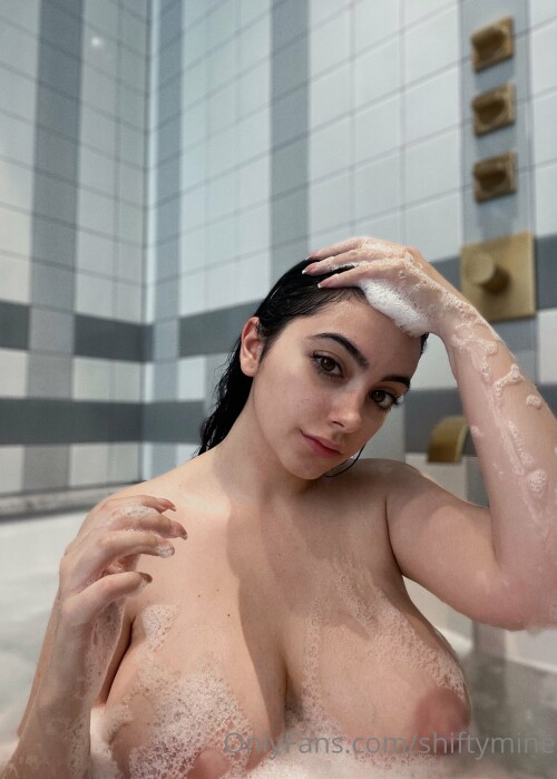 2859x3998 e5bd8176b5d80985f7a4d3e2c28f6eb6