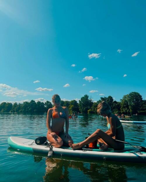 2864244603947959388 2864244600080765633