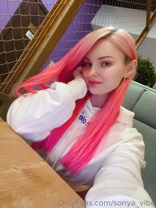 2880x3840 b2cc23c0b66ed8ef6caf365e0322706a7cb3537ba1699441