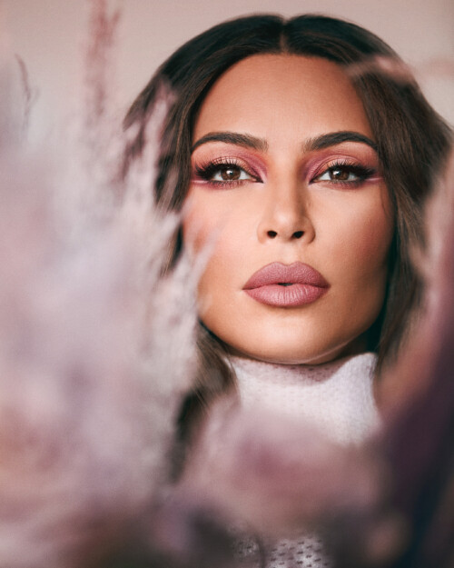 290894405 kim kardashian greg swales p 0008