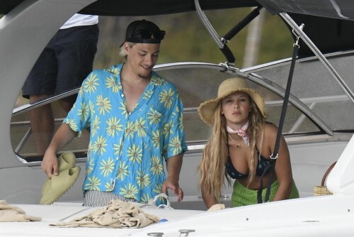 293781255 millie bobby brown jason 2022 07 08 3