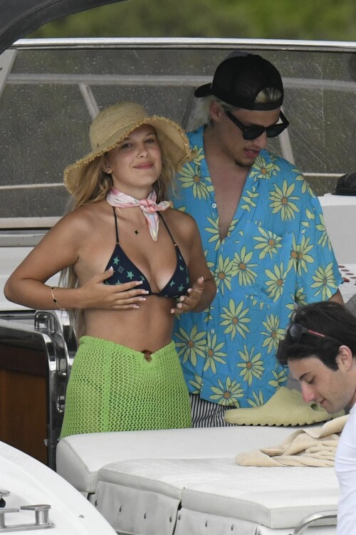 293781565 millie bobby brown jason 2022 07 08 21