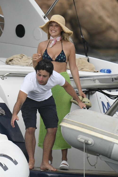 293781583 millie bobby brown jason 2022 07 08 22