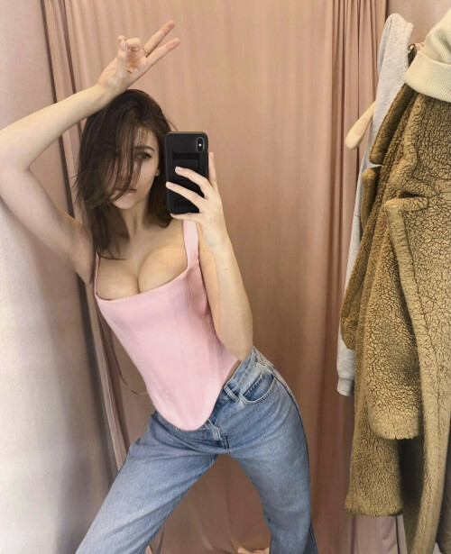 2A115EC6 29ED 48D2 8165 A4FF59AD332C