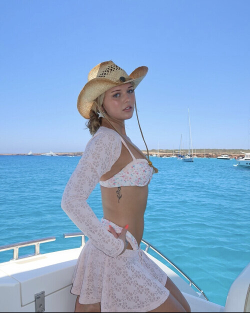 2A364548 9AE2 44BD 8894 67C17A338255af596a0917e96eb9