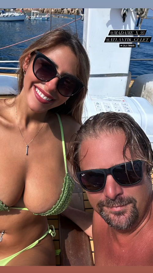 2A46DE8B988A153869B7AA19D5E93D868a512c7f0957f75f