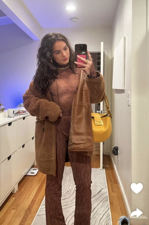 2B259CB3 DB70 4875 8BBA F941B36834177ce511ec368828b1