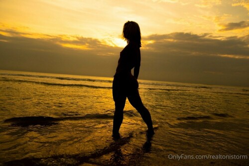 2E0A10C1 05B7 484A A833 48B41E0FD7A3