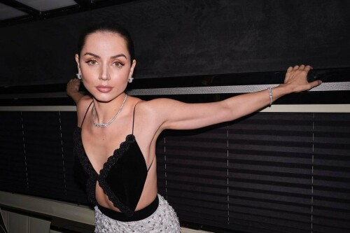 2E7B58B9 BE05 4A74 BB7D 2E69CB54C741