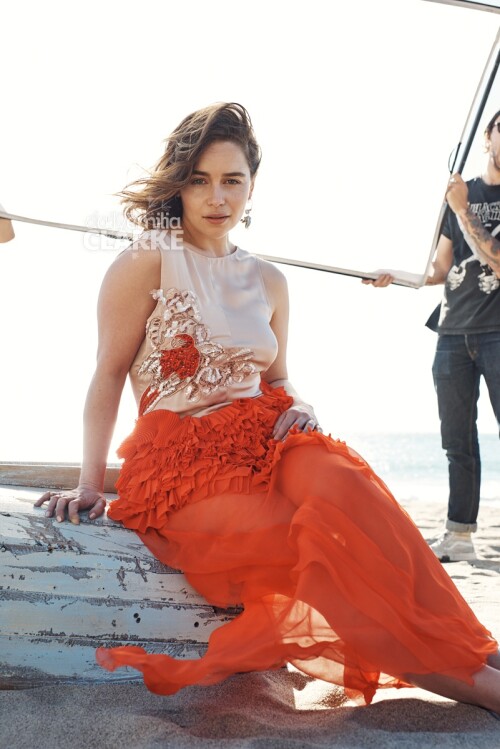 2SWhKm uhdw229b6a735a28cf64