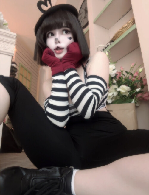 2ea971fe 4c81 4684 8b83 0f0c75d9e6378f1b245374a7b641