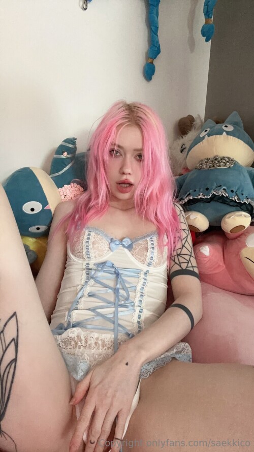 3 Copy05961193c8bd1632