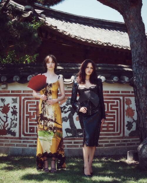 (L to R) Emma Myers, Jenna Ortega