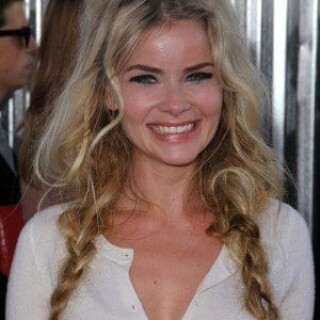 300full-anita-briem_283889500513616c2