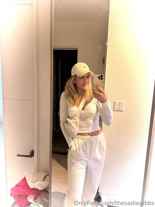 3024x4032 b24e615ea45e8685bd5e1aec6cfd6ecbaabf521ec2bce4ee