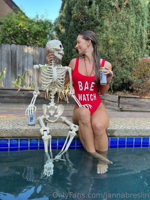 3024x4032 deeccbf74ca84eccebc971ffc7b9d32a