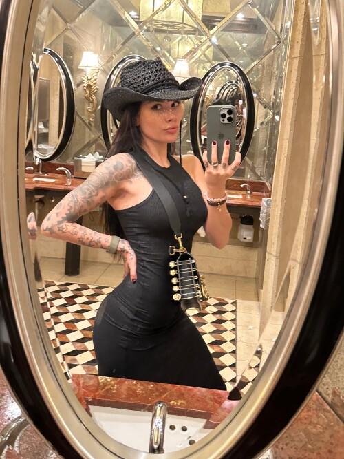 3024x4032 f09c85eb5d610a895e9916eac7e32d3c39c3693863bad161