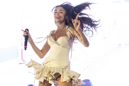 302700487 madison beer 20