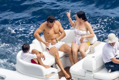 302896125 katy perry swimsuit 77