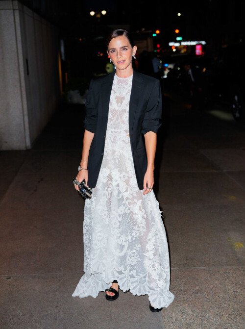 306088884 1424119548