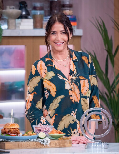 308377841_mcfan-celeblounge-net27-09-2022-06-3813420972af7b4f6dd4bb595830209d0158229e1877