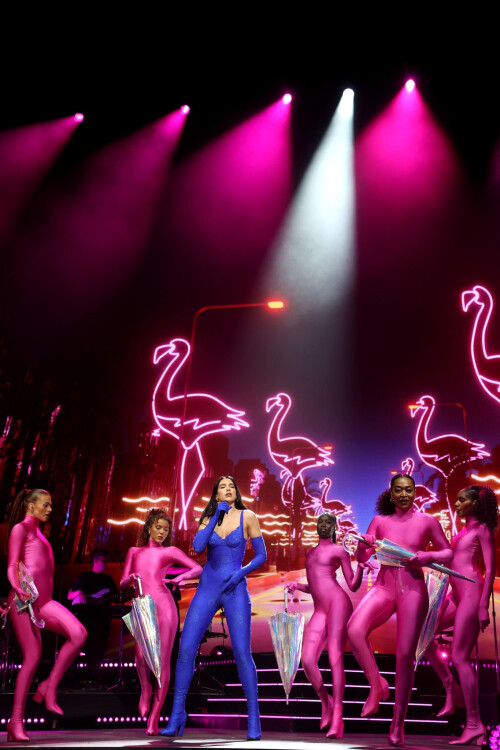 316303793 dua lipa 9
