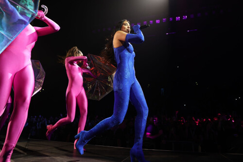 316303829 dua lipa 171740f24728cfba98