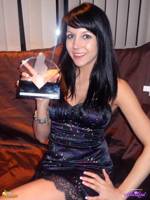 323 13 lgd5fa35968b2749a1