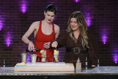 THE KELLY CLARKSON SHOW -- Episode J075 -- Pictured: (l-r)  Alexandra Daddario, Kelly Clarkson -- (Photo by: Trae Patton/NBCUniversal)