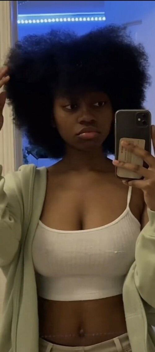 32E0DE00 D58B 411A 8B56 2FD624F17034