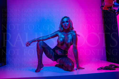 32 Lauren Booke5c6f83b44bc8976